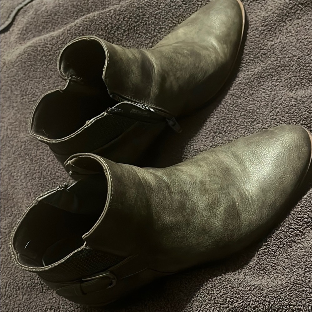 Women's Gray Ankle Boots - Picture 2 of 6
